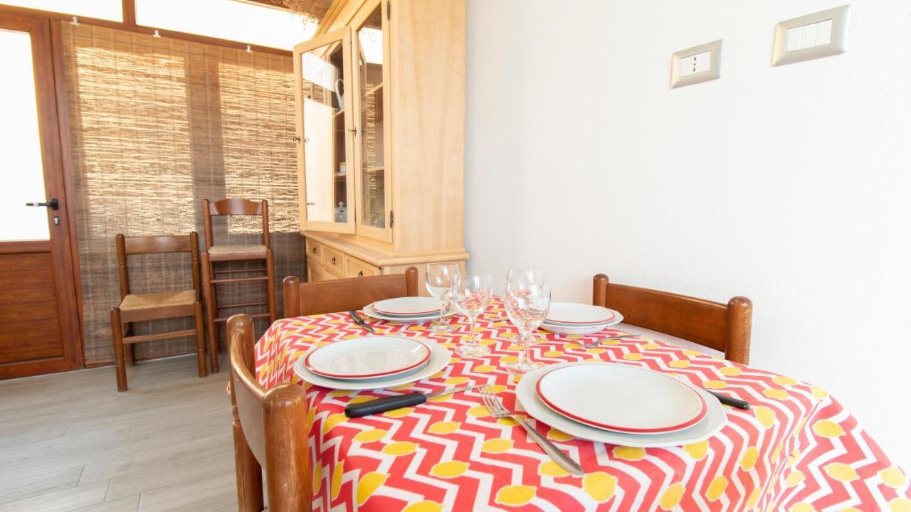 Yellow House-Villetta Con Giardino Oristano Exterior foto