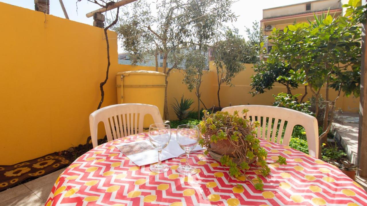Yellow House-Villetta Con Giardino Oristano Exterior foto