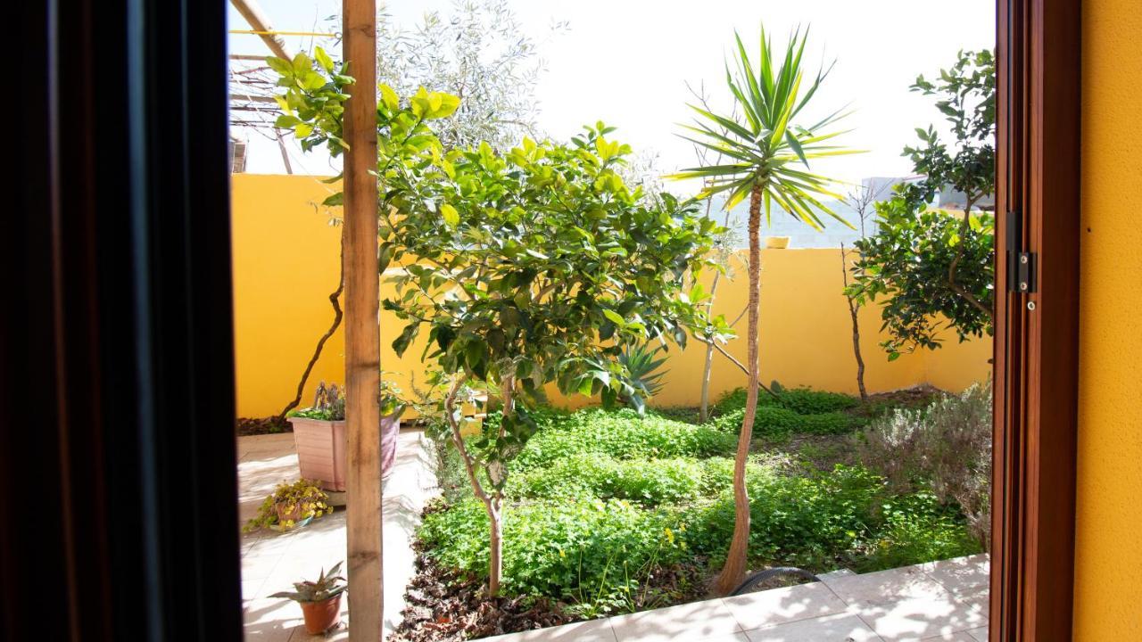 Yellow House-Villetta Con Giardino Oristano Exterior foto